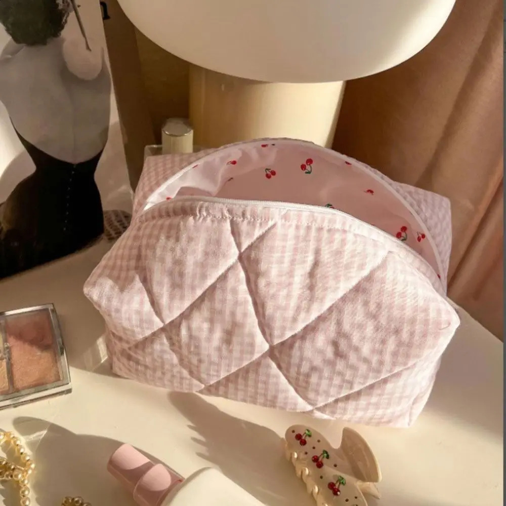 Fashion Checkered Floral Makeup Bag Large Capacity Portable Cosmetic Storage Bag Cotton Quilted Wash Bag Skincare Pouch 250207ww