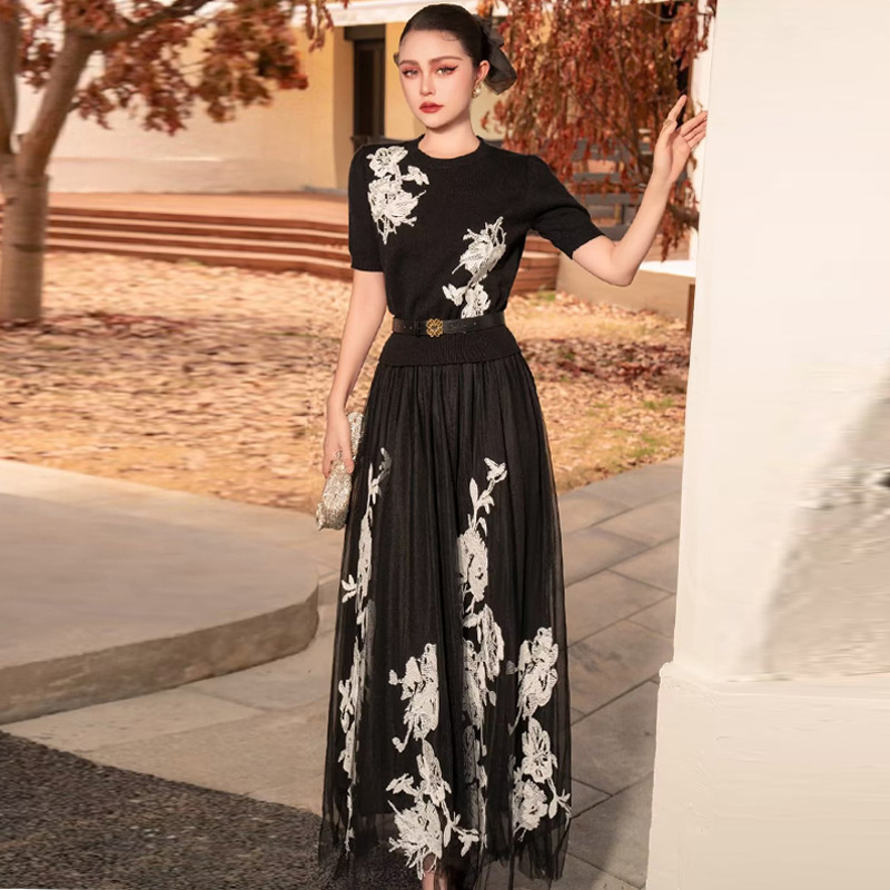 OC4135N8 Summer and Spring Daily Commuting Wool Knitted Sweater Round Neck Short Sleeve + Multicolored Mesh Embroidered Pattern Half Skirt Set Two Pie