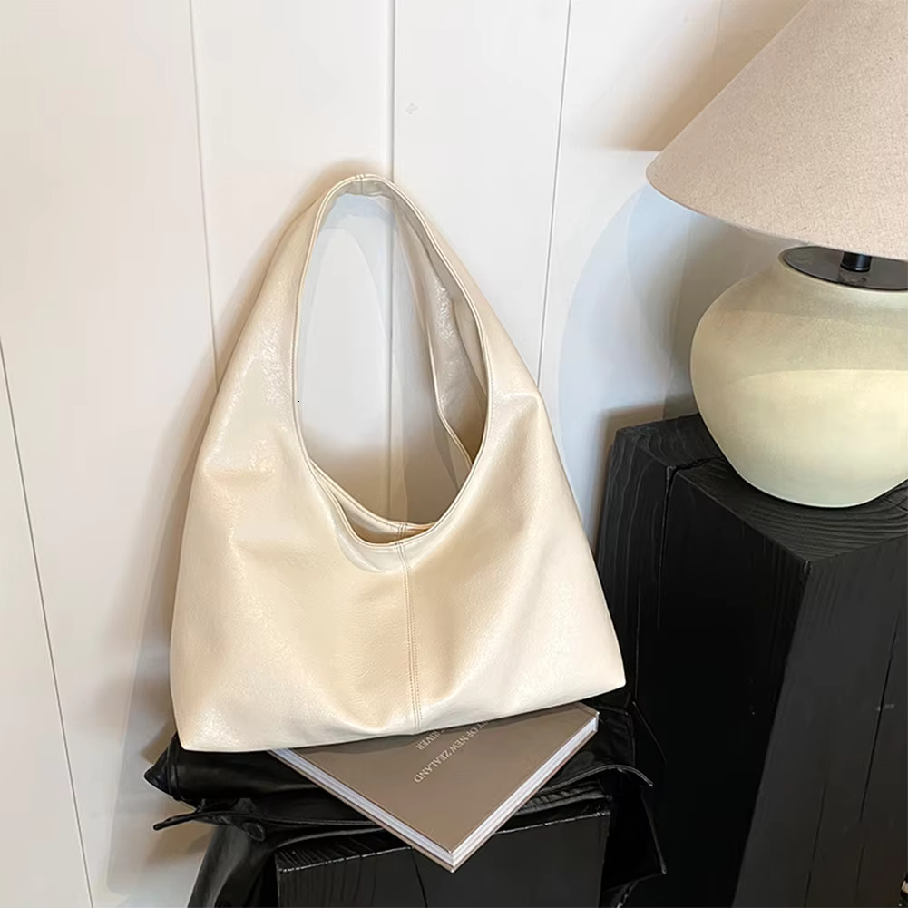 Red Handbag Purse For Women PU Leather Shoulder Vintage Women's Trendy Hobo Bags Y2k Girls Female Causal Commuter Bag PU Cartoon