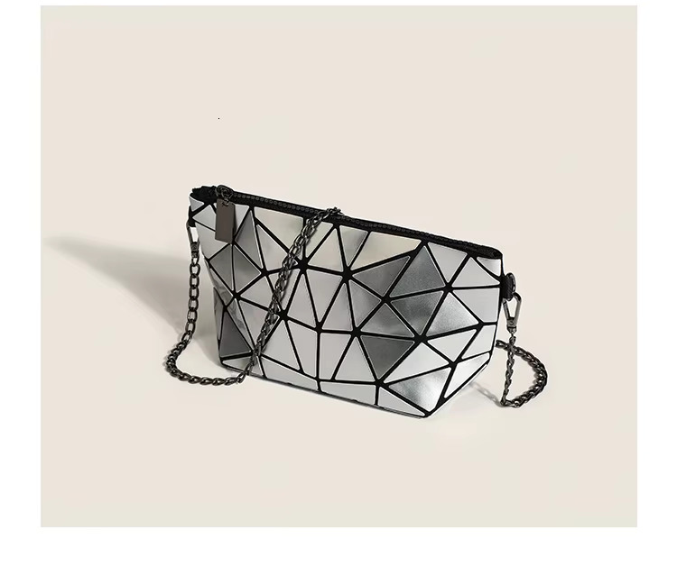 Summer New Niche Design Geometric Luminous Small Chain Single Shoulder Crossbody Dumpg Bag, Mini Bag Hand Bags PVC Casual