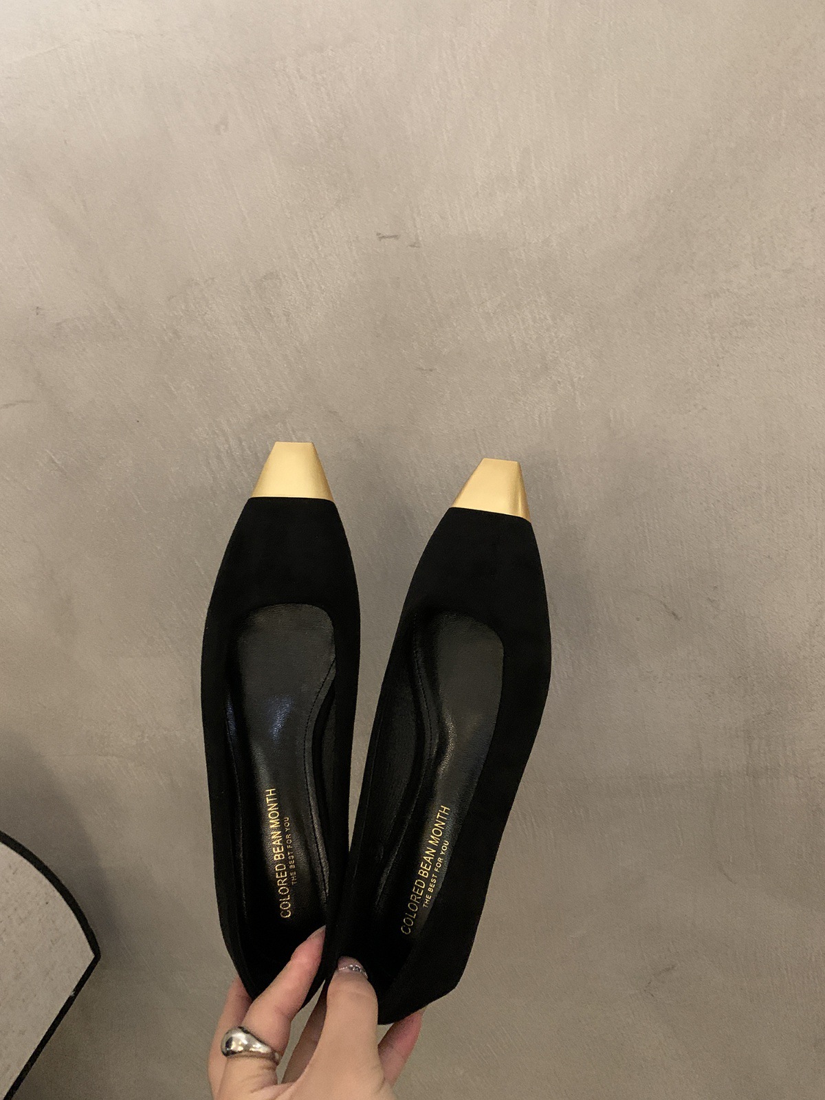 Temperament socialite single female 2025 new spring and summer pointy flat ballet shoes