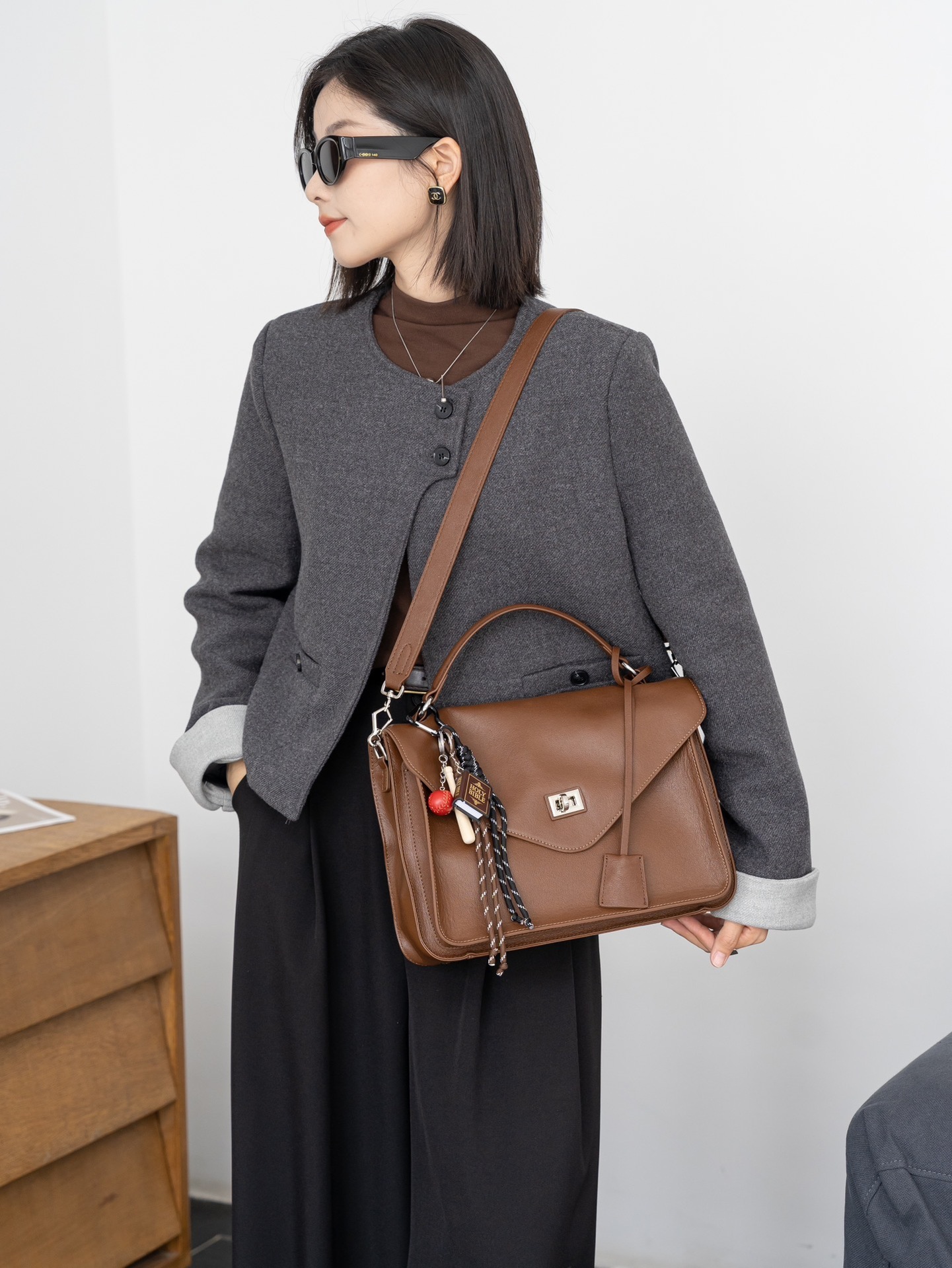 Bag Top Layer Cowhide New Handbag, Large Capacity Briefcase, Versatile Commuter Crossbody Bag, Trendy Women's Bag