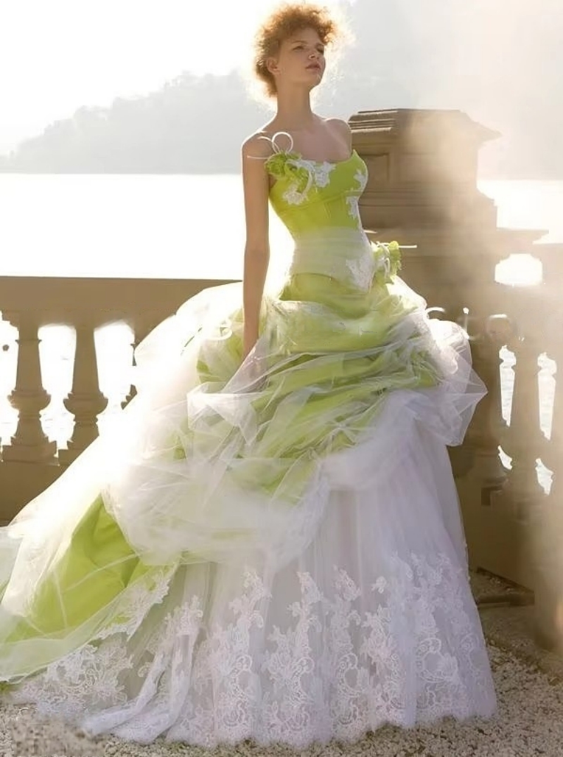 Ruched Green And White A-Line Wedding Dresses Lace Appliques Pastrol Bridal Gowns Sleeveless Elegant Beach Vestido De Novia 2025