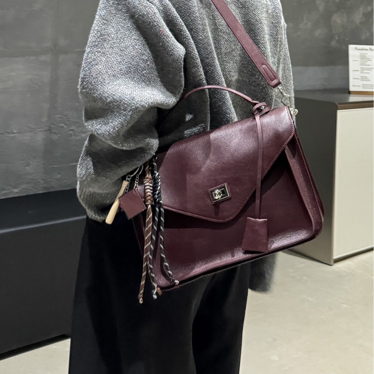 Bag Top Layer Cowhide New Handbag, Large Capacity Briefcase, Versatile Commuter Crossbody Bag, Trendy Women's Bag