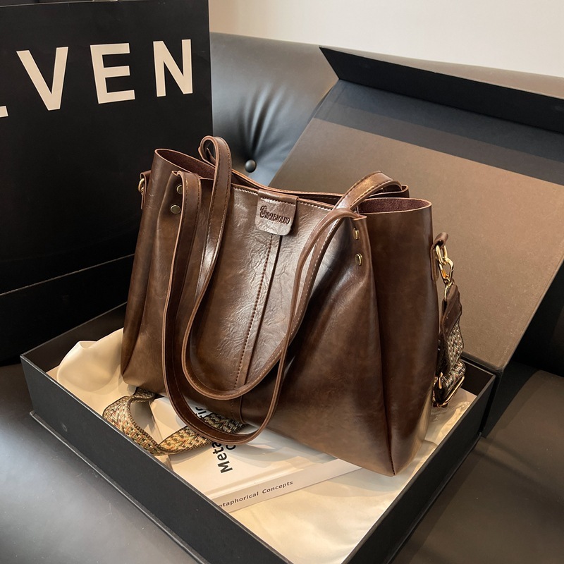 Bag Commuter Splicing Oil Leather Armpit Women's 2025 Winter Fashion Tote Large Capacity Shoulder Bag