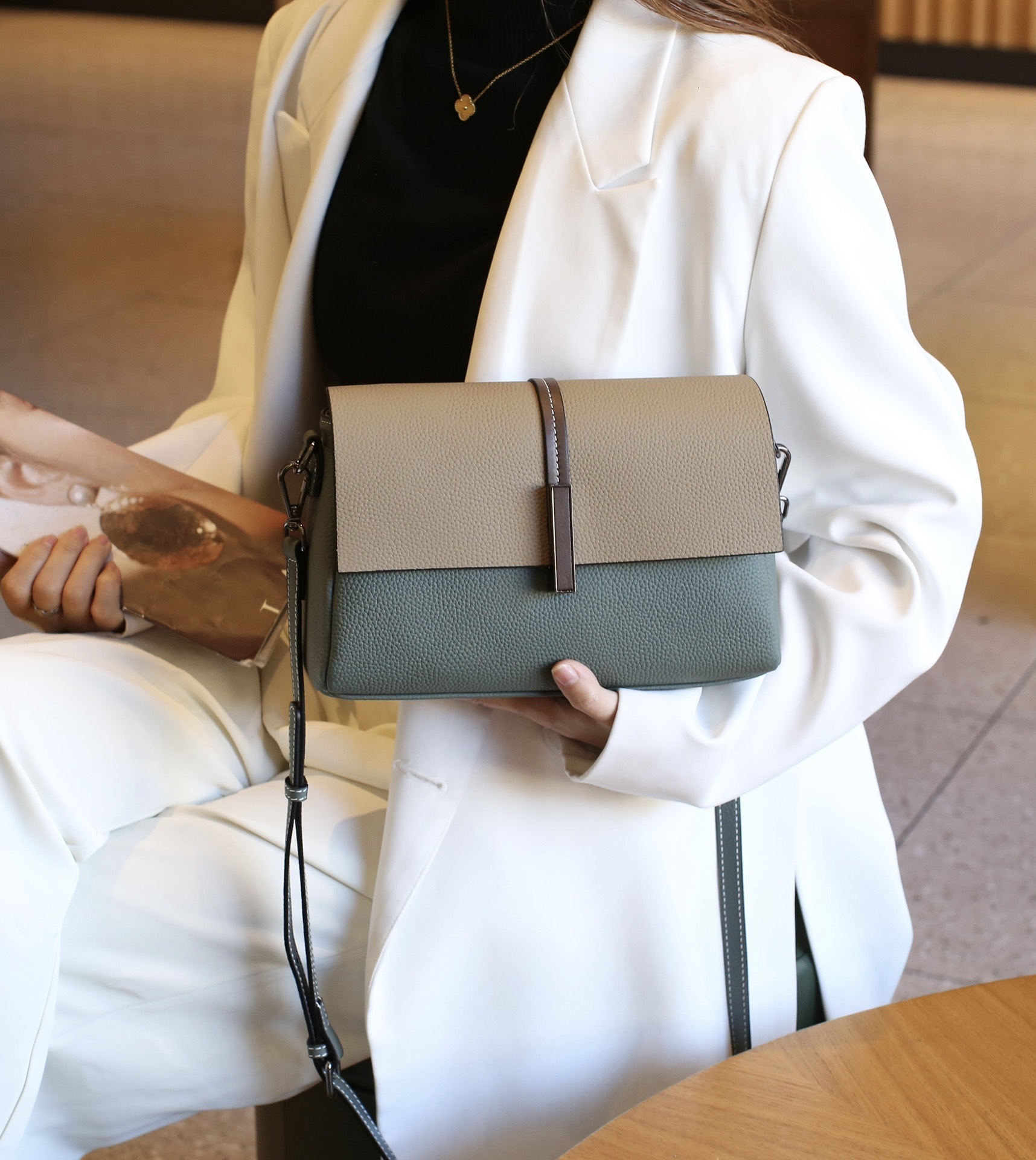 Bag Genuine Leather Fashion Texture 2023 New Women's Popular Contrast Color Crossbody Fashionable Versatile Small Square Bag