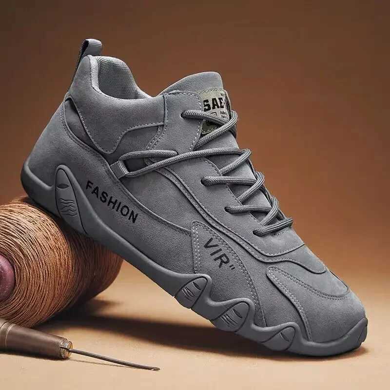 Men Shoes Breathable Non Slip Work Shoes for Male Fashion Sneakers Outdoor Walking Flats Skateboard SneakersC250123