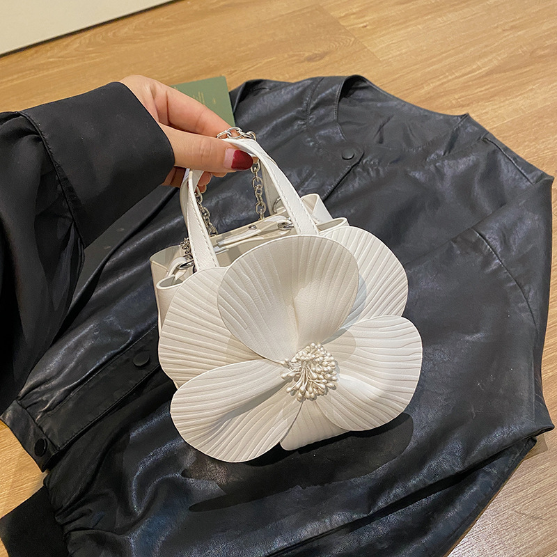 Bag 2025 Early Spring New Women's French Petal Creative Flower Handbag Shoulder Cross Chain Bag