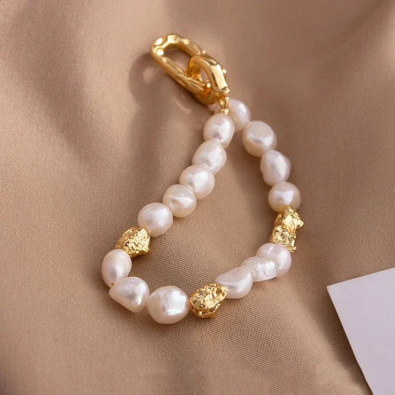 Natural Baroque Freshwater Pearl Bracelet Elegant Gold Color Charms Bangles for Women Personality Jewelry 250121