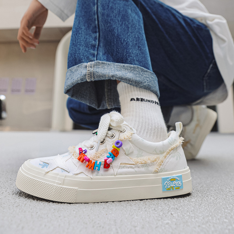 Men Women Casual Shoes Fashion Design Versatile Unisex Outdoor Skateboard Wear Triple White Free shipping