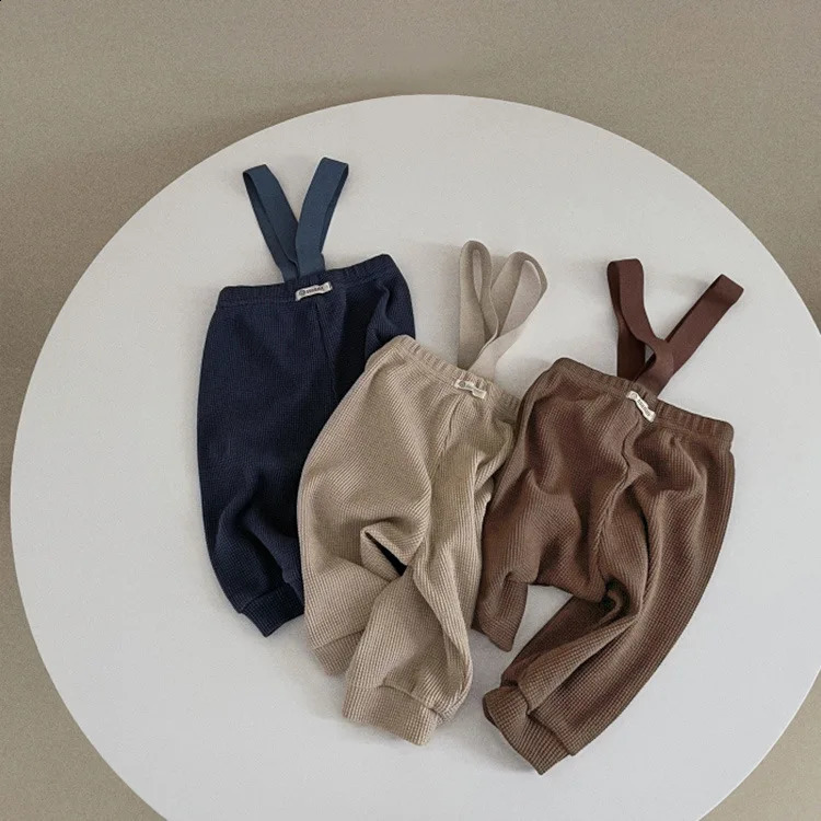 Infant Casual Waffle Overalls Baby Boys Spring Vintage Sling Pants Toddler Girls Loose Versatile Sleeveless Trousers 250206