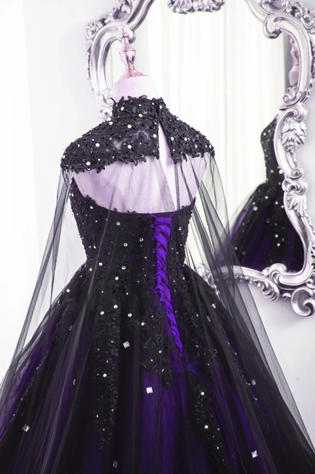 Purple And Black Gothic Wedding Dresses With Wrap Lace Appliques Beaded A-Line Long Vintage Bridal Gowns 2025 Vestido De Novia