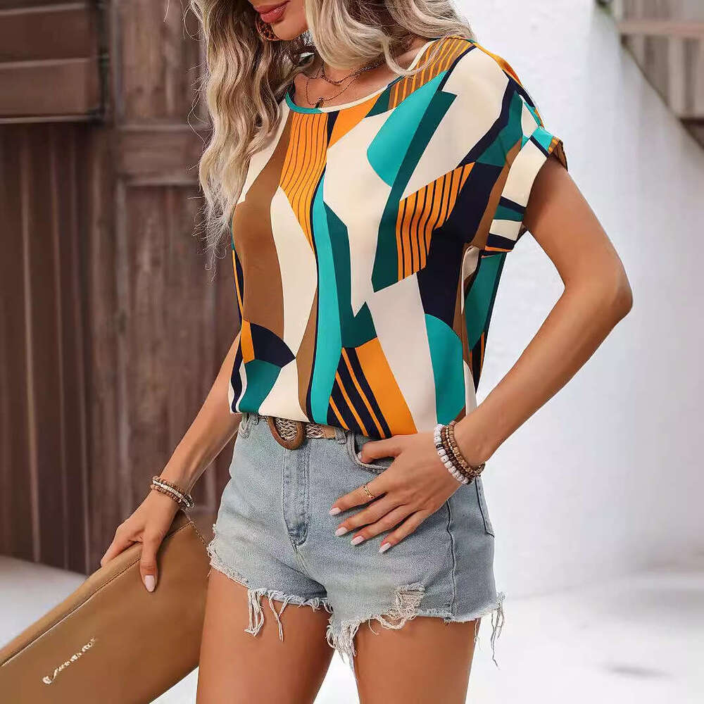 European and American hot summer geometric print short sleeved women's shirt on 2025 new casual fashion trend clothing