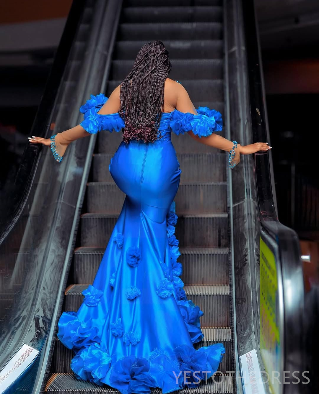 2025 Prom Dresses Plus Size Blue Mermaid Evening Dresses Illusion Long Sleeves Sheer Neck Pearls Side Split Flora Birthday Dress Second Reception Gown