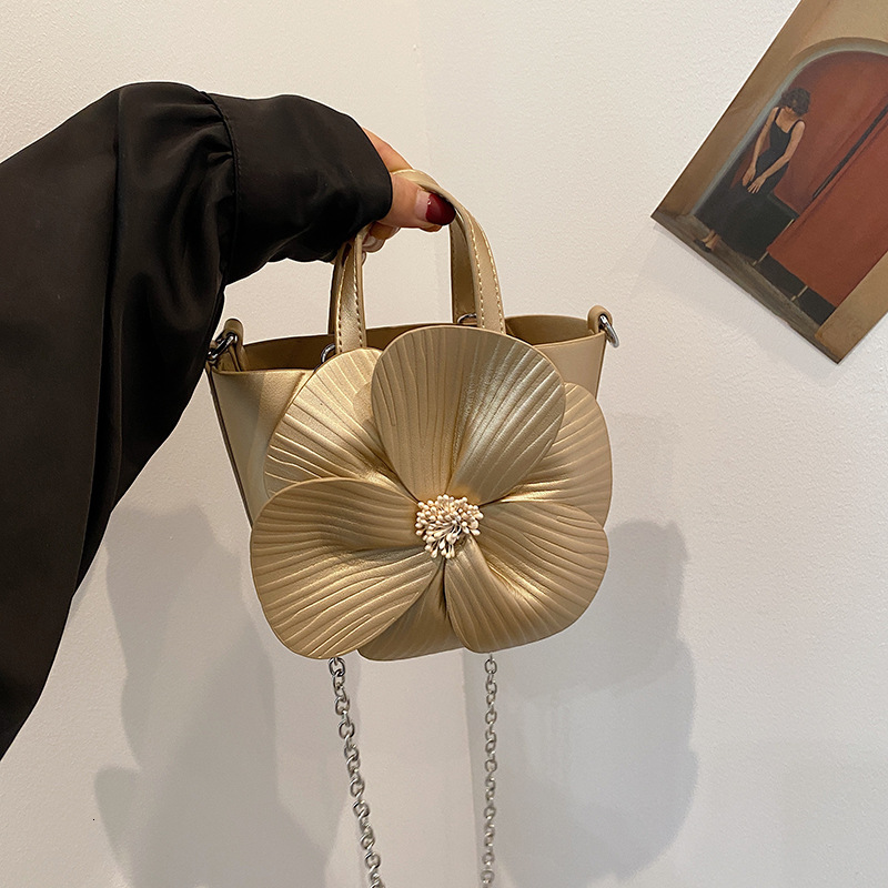 Bag 2025 Early Spring New Women's French Petal Creative Flower Handbag Shoulder Cross Chain Bag