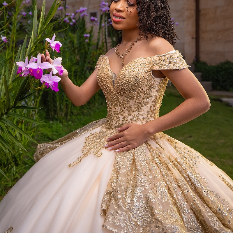 Champagne Quinceanera Dresses Ball Gown Off Shoulder Sequin Gold Appliques Lace Beading Tull Corset Birthday Party Sweet 16 Dress Vestidos 15 anos