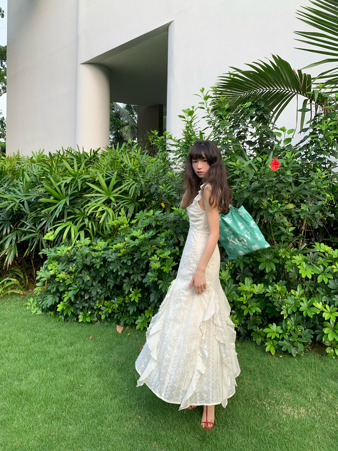 D2280 Interpretation of beauty 2024 summer French gentle fairy temperament v-neck lace dress female S0715