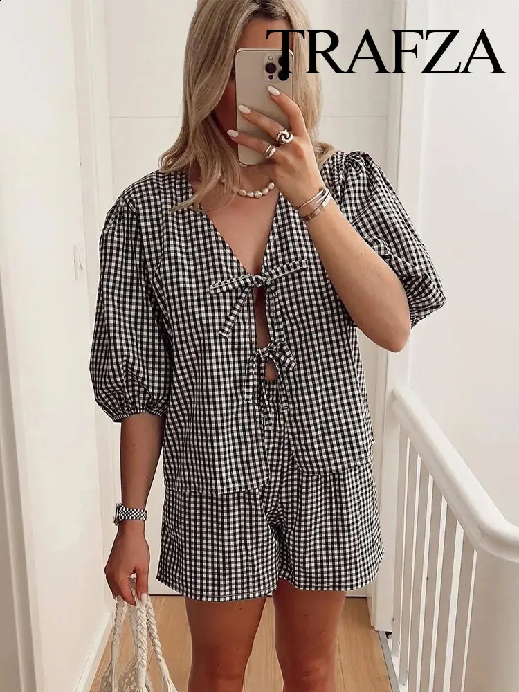 TRAFZA Summer Womens 3-color Plaid Knotted Top 2-piece Set Casual V-neck Short Top Elastic Waist Womens Loose Street Shorts 250121