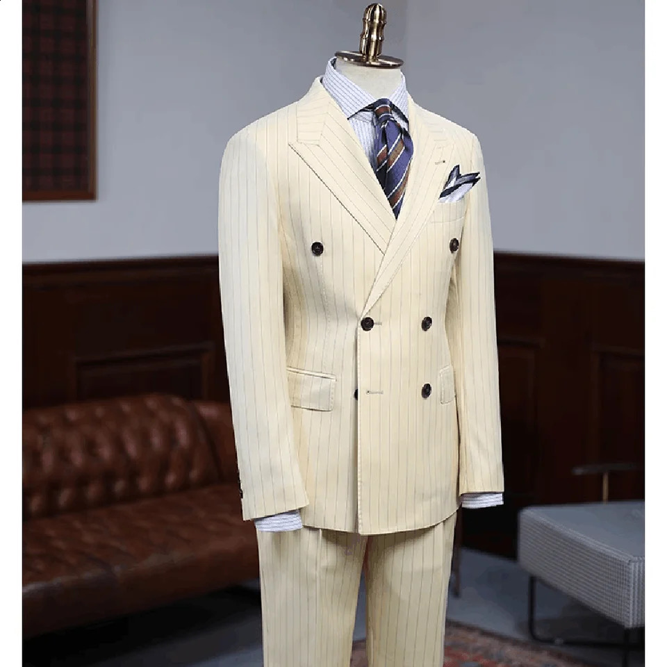 Beige Vertical Stripes Men Suits Highend Lapel Double Breasted Suit Slim Fit Business Casual Wedding Tuxedo 2 Piece Blazer y250121