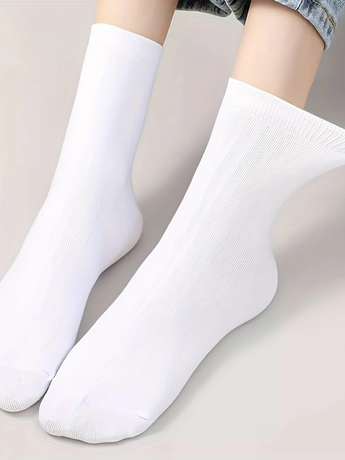 10 pairs of classic black and white womens socks spring and summer solid color thin medium womens socks 250121
