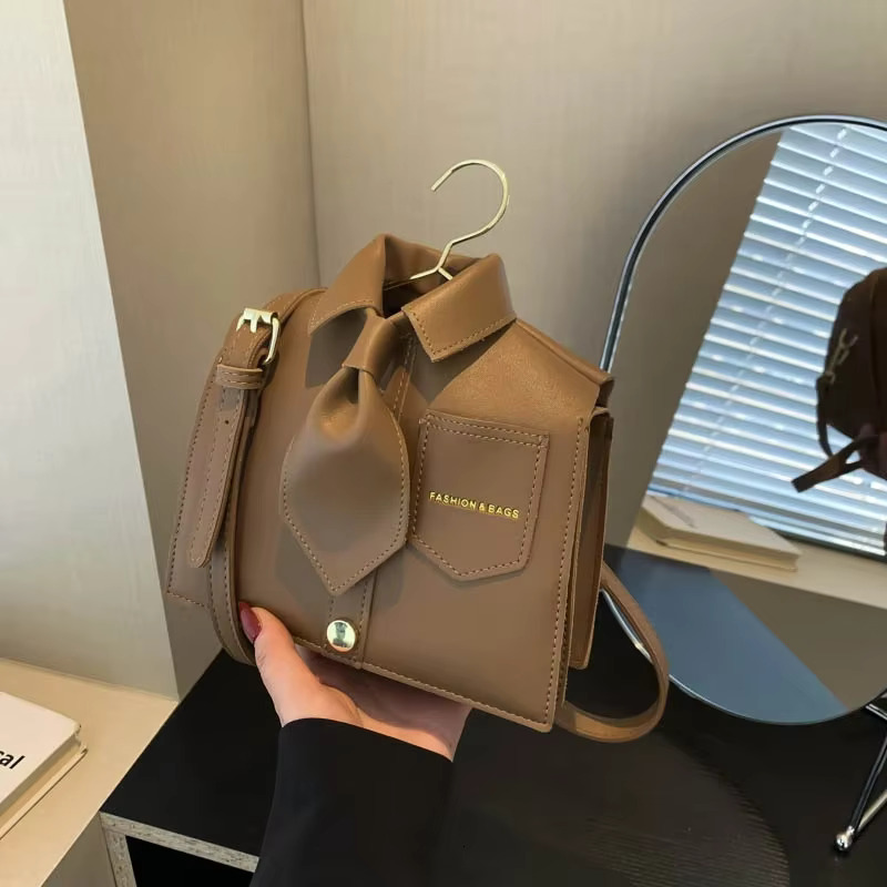 Hot Selg Creative Design Versatile PU Shoulder New Fashion Trend Niche Women's Crossbody Bag Sewing Thread PU Cartoon