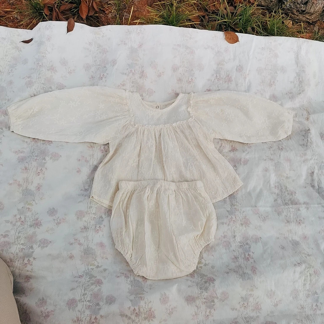 Adorable Bubble Sleeve Toddler Girls Blouse Bloomer Set Vintage Floral Lace Princess Costume Fall Baby Girls Outfits 250206