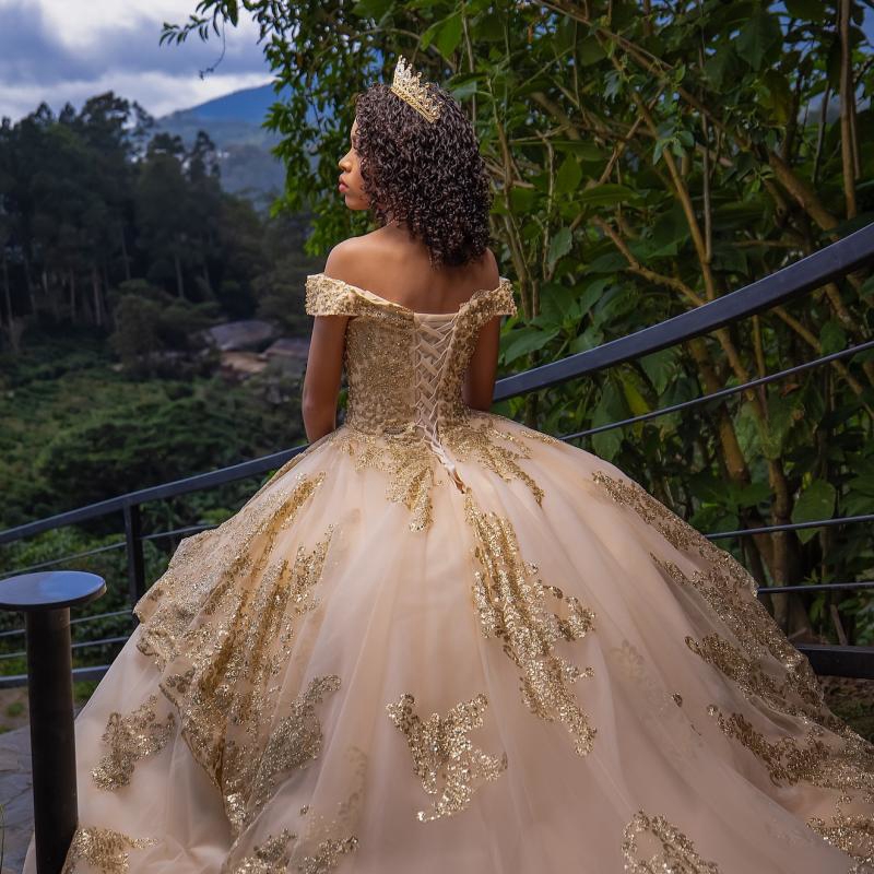 Champagne Quinceanera Dresses Ball Gown Off Shoulder Sequin Gold Appliques Lace Beading Tull Corset Birthday Party Sweet 16 Dress Vestidos 15 anos