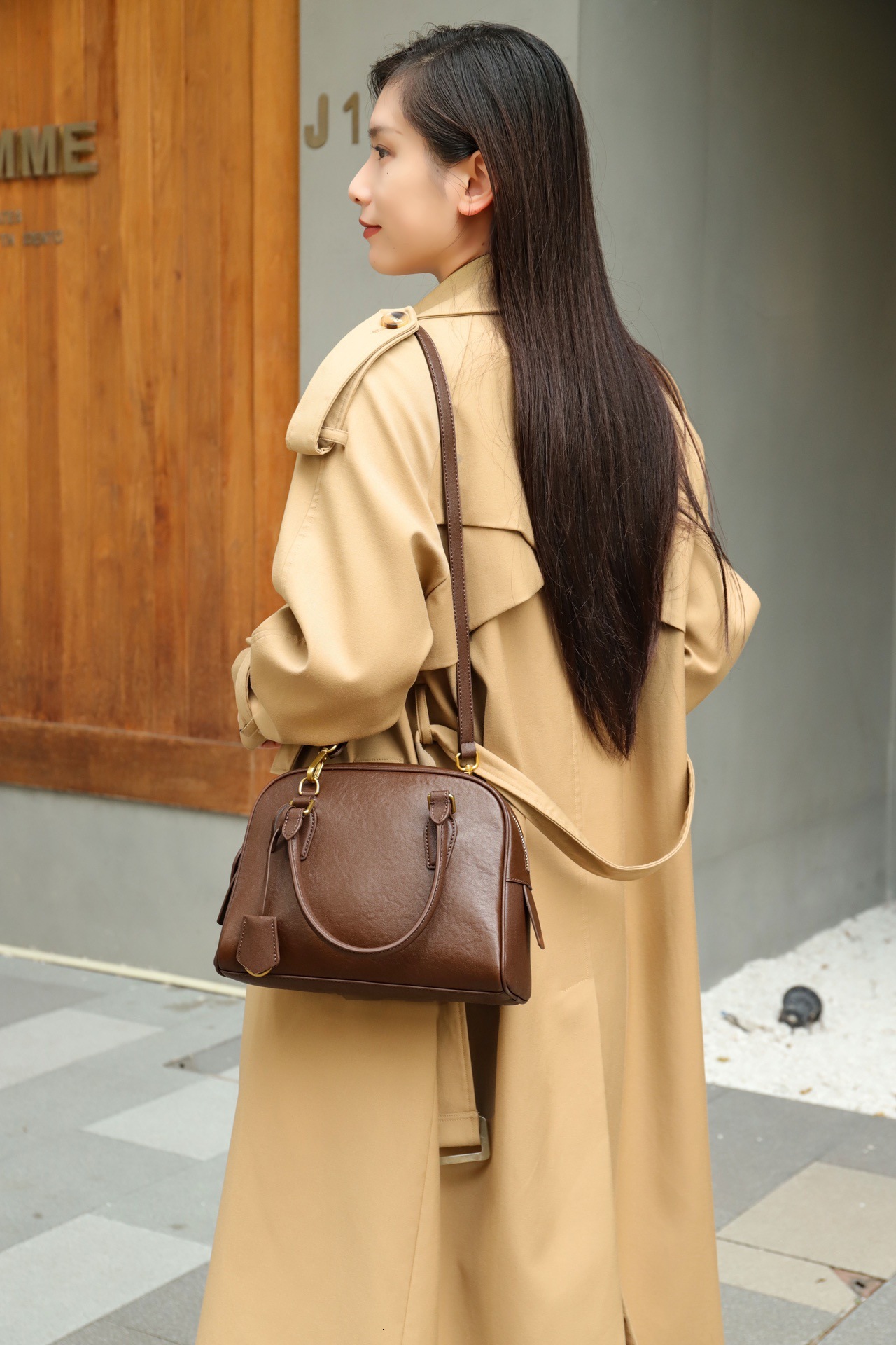 Bag Head Layer Cowhide Minimalist Boston Bowling High-End Leather Women's Bag Large Capacity Handbag 2024 New Pillow