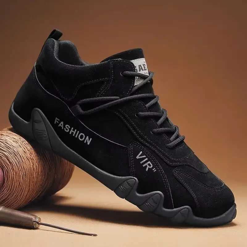 Men Shoes Breathable Non Slip Work Shoes for Male Fashion Sneakers Outdoor Walking Flats Skateboard SneakersC250123