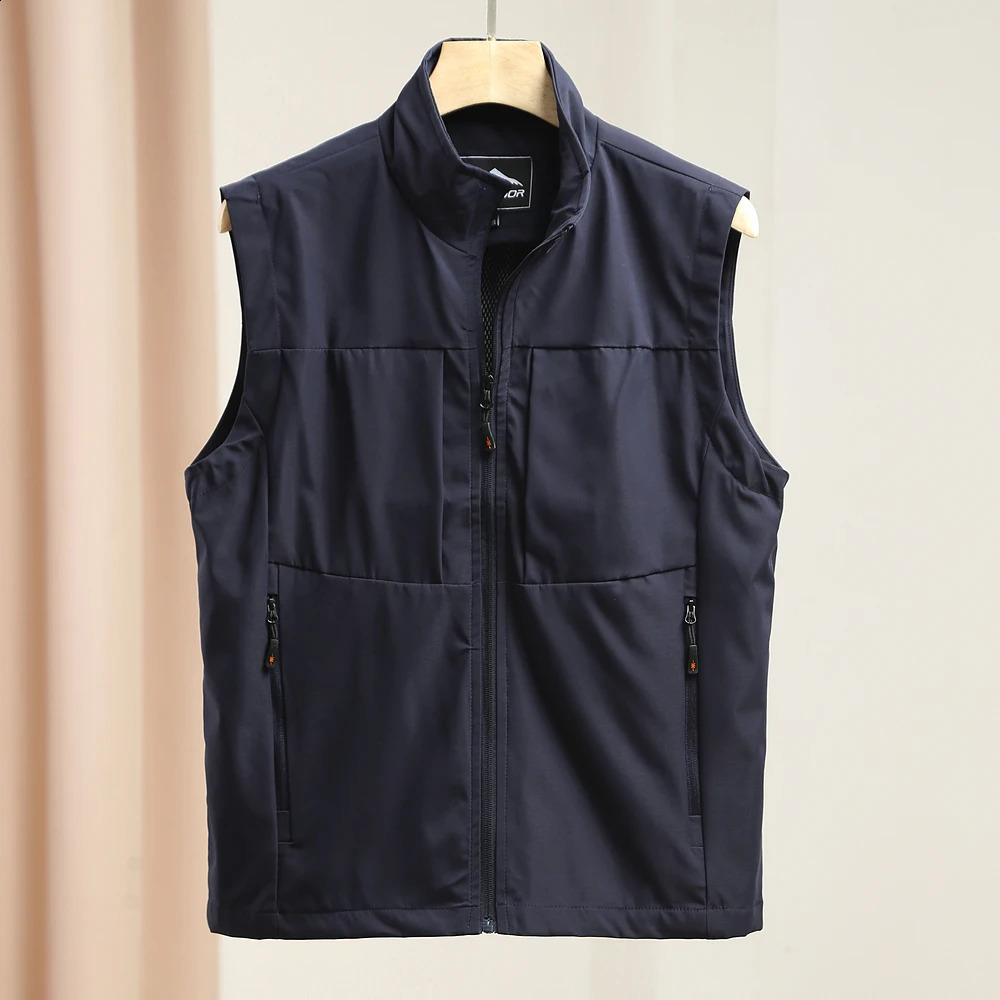 Autumn and winter large waistcoat with multi-pocket vest coat vintage waistcoat fashion mens sports outdoor wearing clip 250206