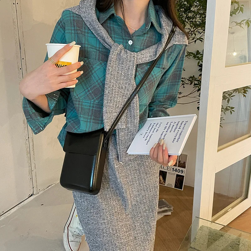 Women Handbags Fashion Pu Leather Shoulder Bags Female Large Capacity Crossbody Bags Small Solid Flap Phone Purse250208ww