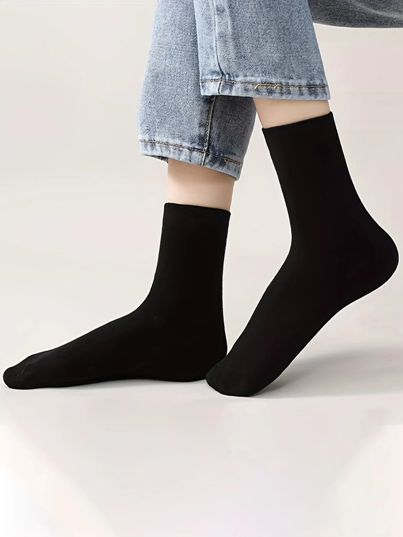 10 pairs of classic black and white womens socks spring and summer solid color thin medium womens socks 250121