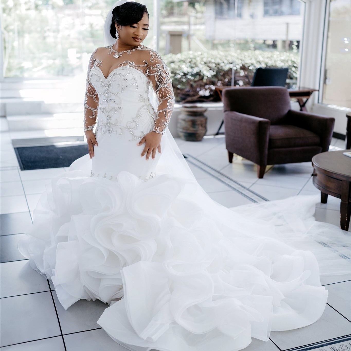 2025 Arabic Aso Ebi Plus Size Ivory Mermaid Wedding Dresses Beaded Crystals Organza Tiers Full Sleeves Bridal Gowns Dress For Bride ZJ077