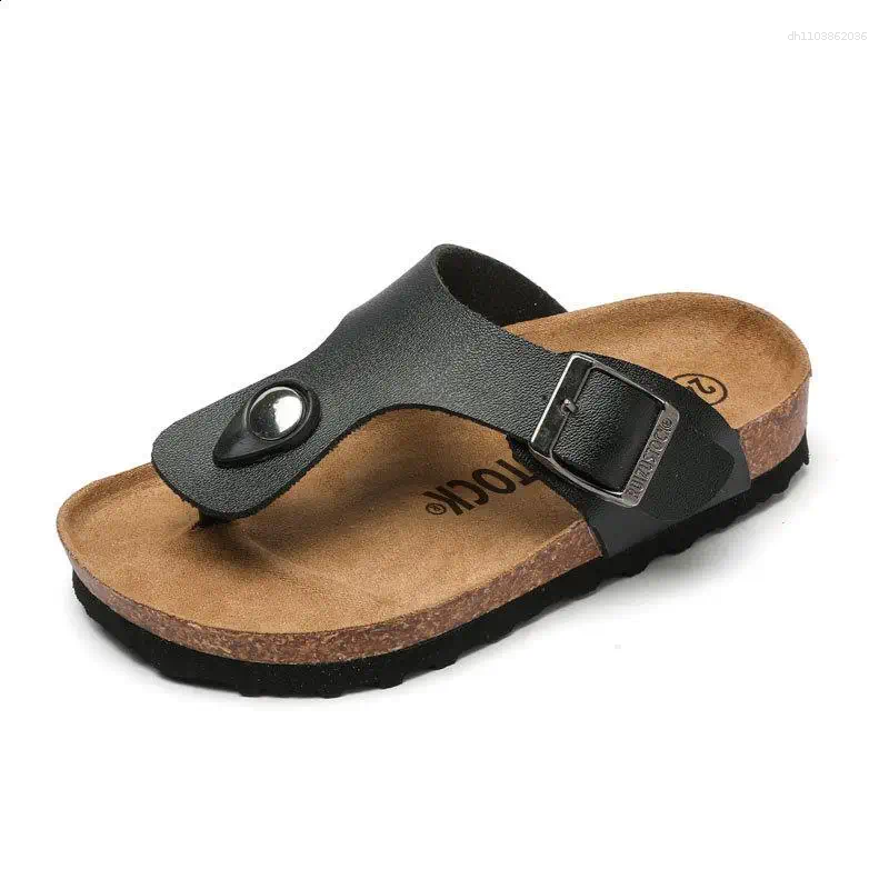 Slippers Rivet Women Summer Rubber Flip Flops Luxury Slides Sliders Shoes Pantofle Low Hawaiian Designer 2025 Metal Decoration F