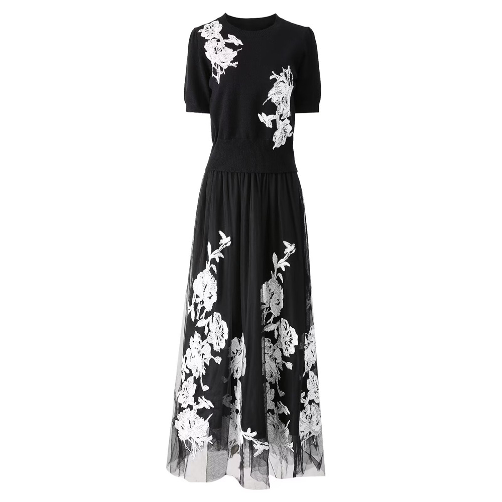 OC4135N8 Summer and Spring Daily Commuting Wool Knitted Sweater Round Neck Short Sleeve + Multicolored Mesh Embroidered Pattern Half Skirt Set Two Pie