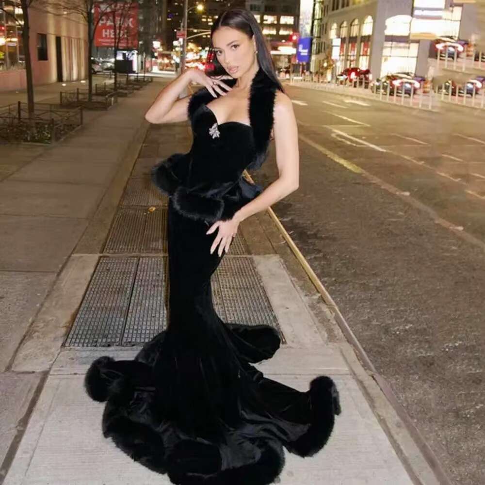 Only Seel Top Veet Prom Dresses Long Black Birthday Gowns With Featthers Peplum Mermaid Women Party Evening Dress