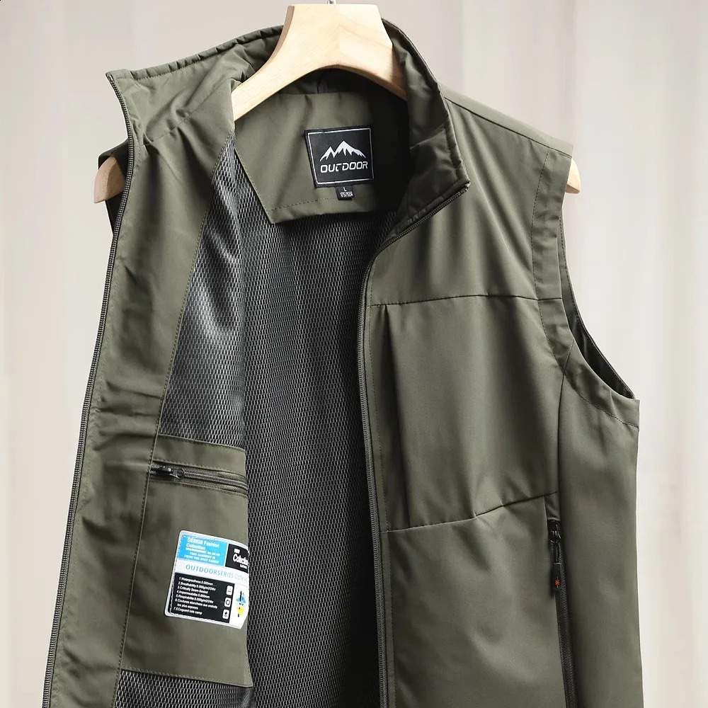 Autumn and winter large waistcoat with multi-pocket vest coat vintage waistcoat fashion mens sports outdoor wearing clip 250206