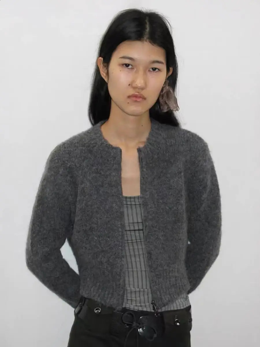 Spot wool Spanish blend letter embroidery knitted zipper cardigan top for women in autumn and winter 250206