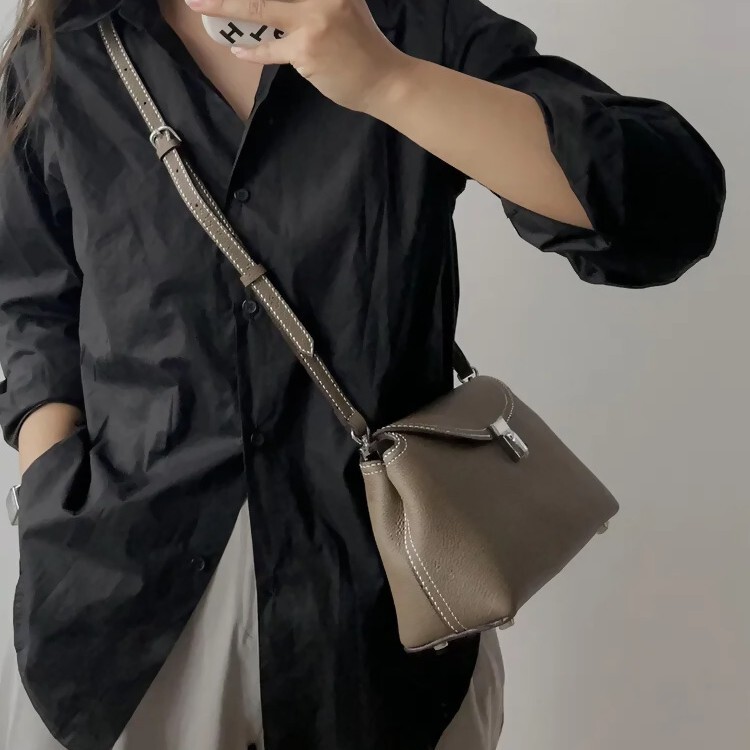 Bag Small Niche T-Shaped Buckle Large Capacity Single Shoulder Crossbody Versatile Commuting Handbag Armpit Tote Bag For Women