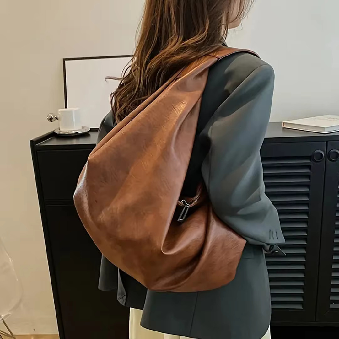 Large Capacity Underarm Shoulder For Women's New Casual Minimalist Dumpg Bag, Fashionable And Versatile Commuting Bag PU Cartoon