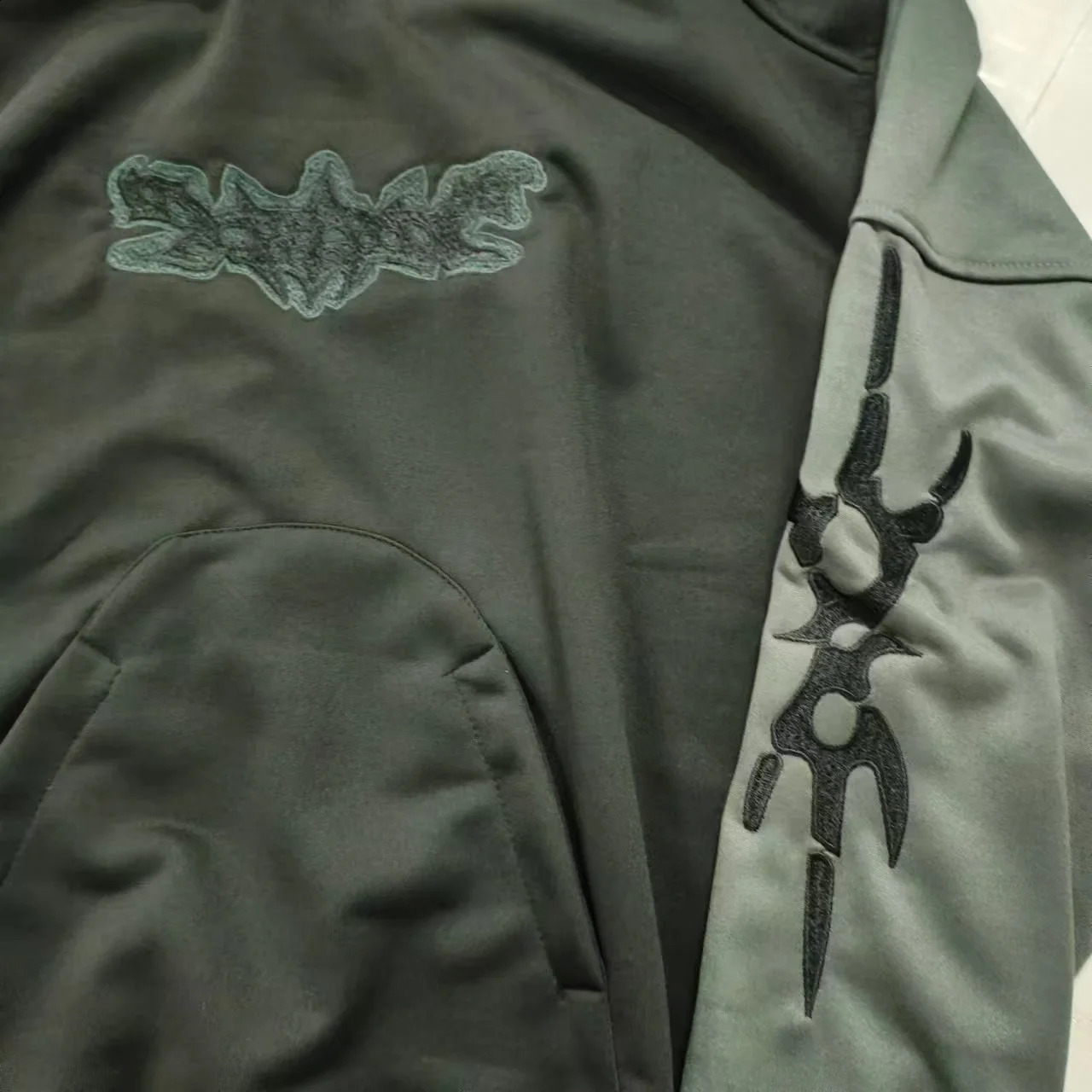 Y2k punk hiphop men sportswear hoodie Harajuku High Street Fashion and women embroidered pattern loose y250109Z