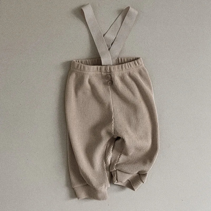 Infant Casual Waffle Overalls Baby Boys Spring Vintage Sling Pants Toddler Girls Loose Versatile Sleeveless Trousers 250206