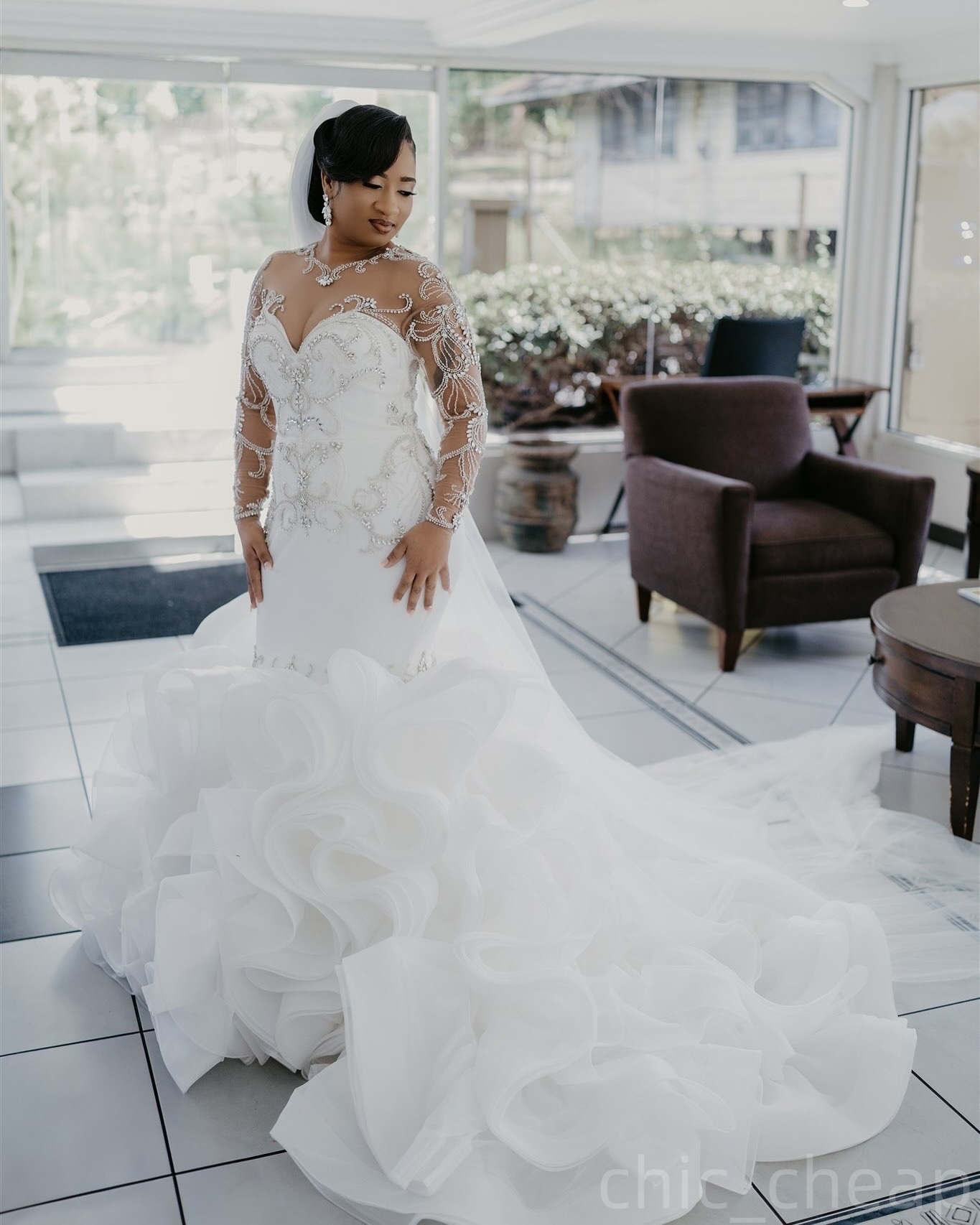 2025 Arabic Aso Ebi Plus Size Ivory Mermaid Wedding Dresses Beaded Crystals Organza Tiers Full Sleeves Bridal Gowns Dress For Bride ZJ077