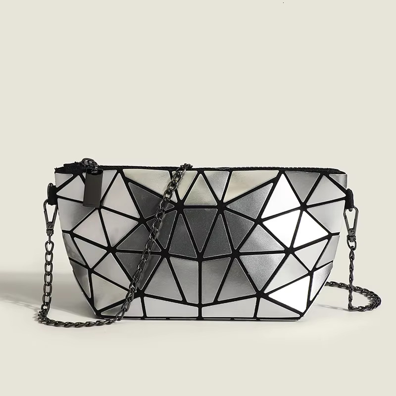 Summer New Niche Design Geometric Luminous Small Chain Single Shoulder Crossbody Dumpg Bag, Mini Bag Hand Bags PVC Casual