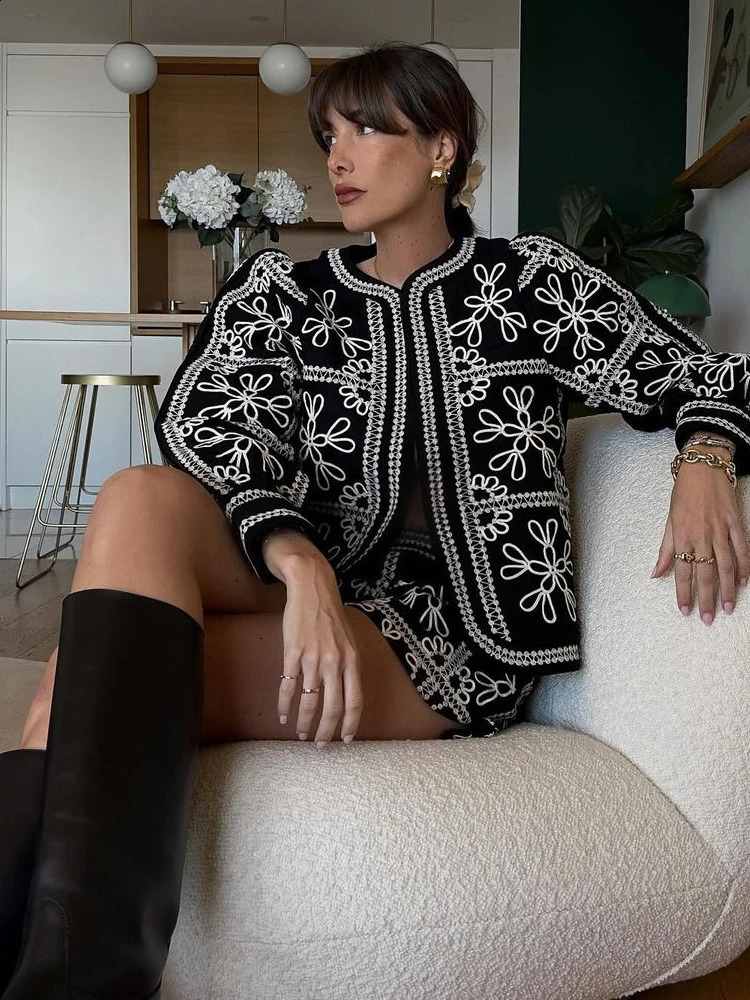 Fashion Thicken Coat Shorts Sets Women Autumn Loose O-neck Lantern Cardigan Jacket Elastic Shorts 2 Pieces Suits Female Outfits 250121