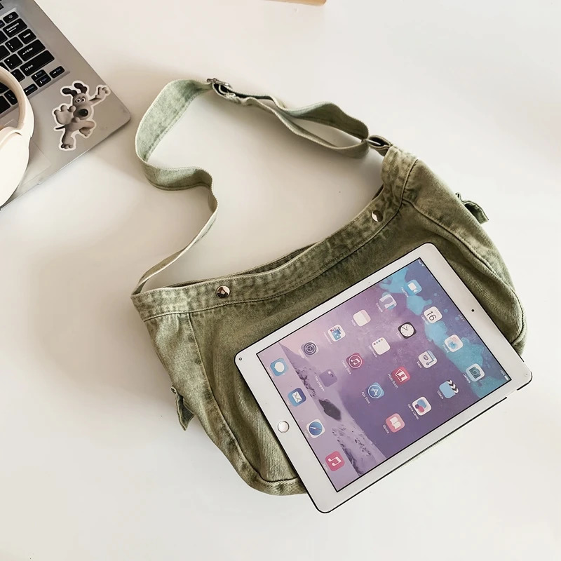 Retro fashion cross body homeless bag washed denim fabric multi pocket large capacity shoulder bag latest womens shopping bag 250303