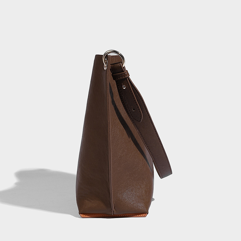 Bag High End Fashion Single Shoulder Armpit 2024 Autumn And Winter New Large Capacity Bucket Commuting Versatile Crossbody Bag
