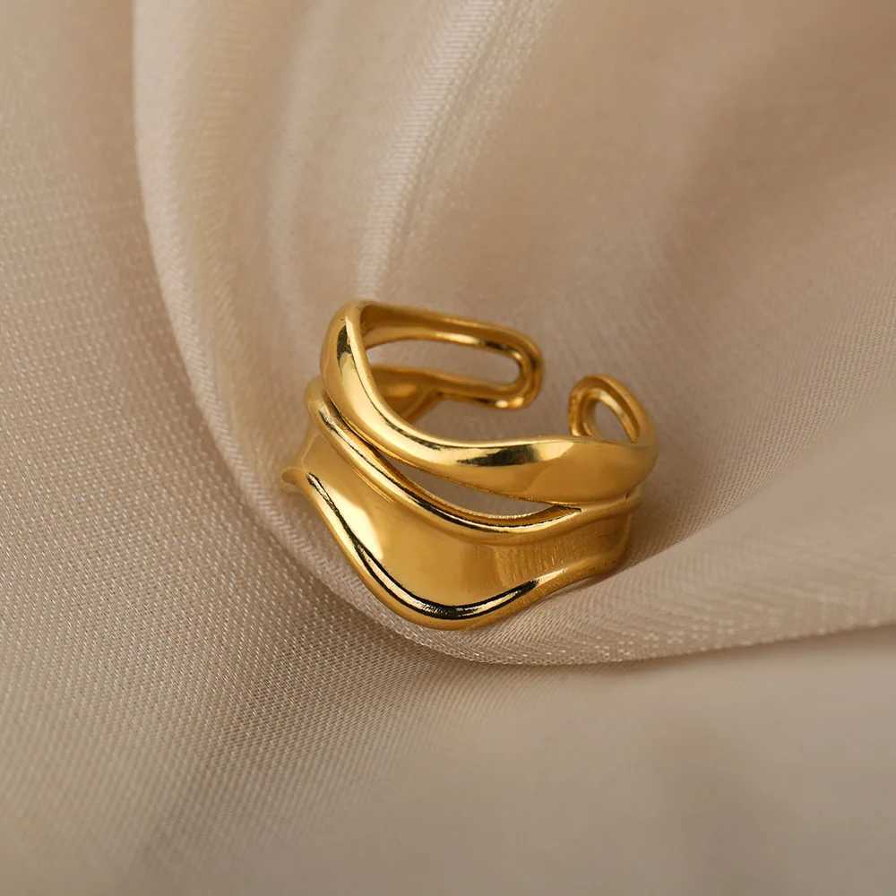 Luxury Wide Wave Rings for Women Gold Color Stainless Steel Ring 2024 Trend Elegant Aesthetic Couple Jewelry Gift rings woman W250207