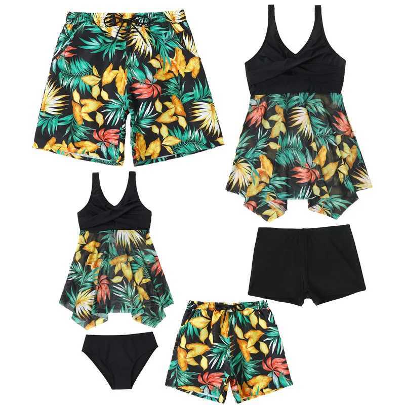 Family Matching Beach Swimwear Mother Daughter Father Son Swimwear Swim Trunks Mom Girls Bikini Swimsuit Dad Boys Family Clothes W250207