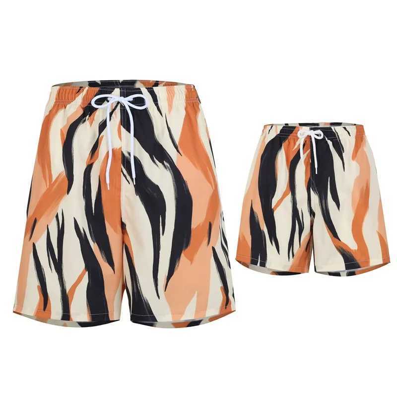 2025 Summer Family Matching Swimwear Mother Daughter Swimsuits Ripple Beach Mommy and Me Clothes Outfits Father Son Swim Shorts W250207